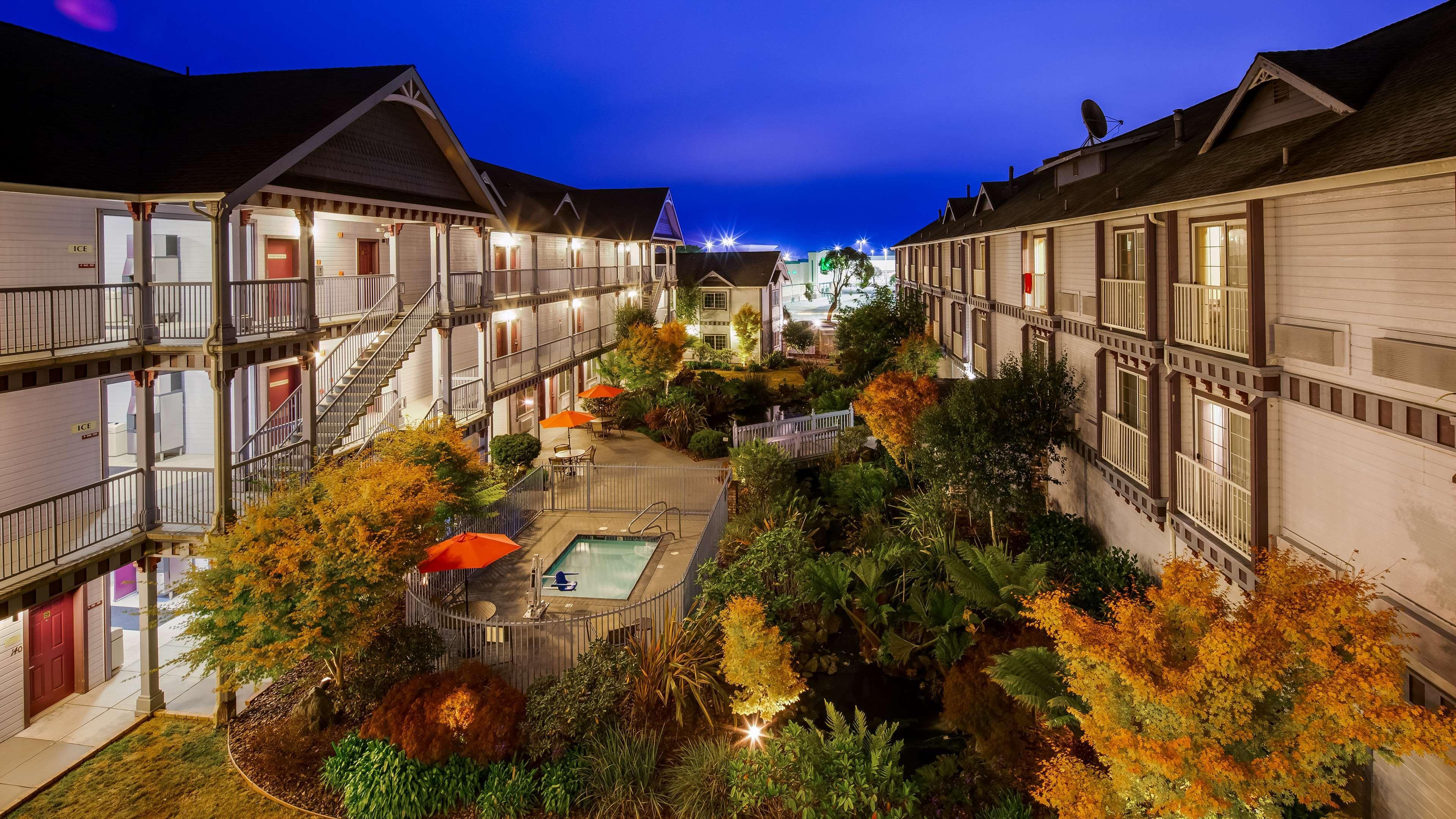 Best Western Plus Bayshore Inn Eureka Exterior foto