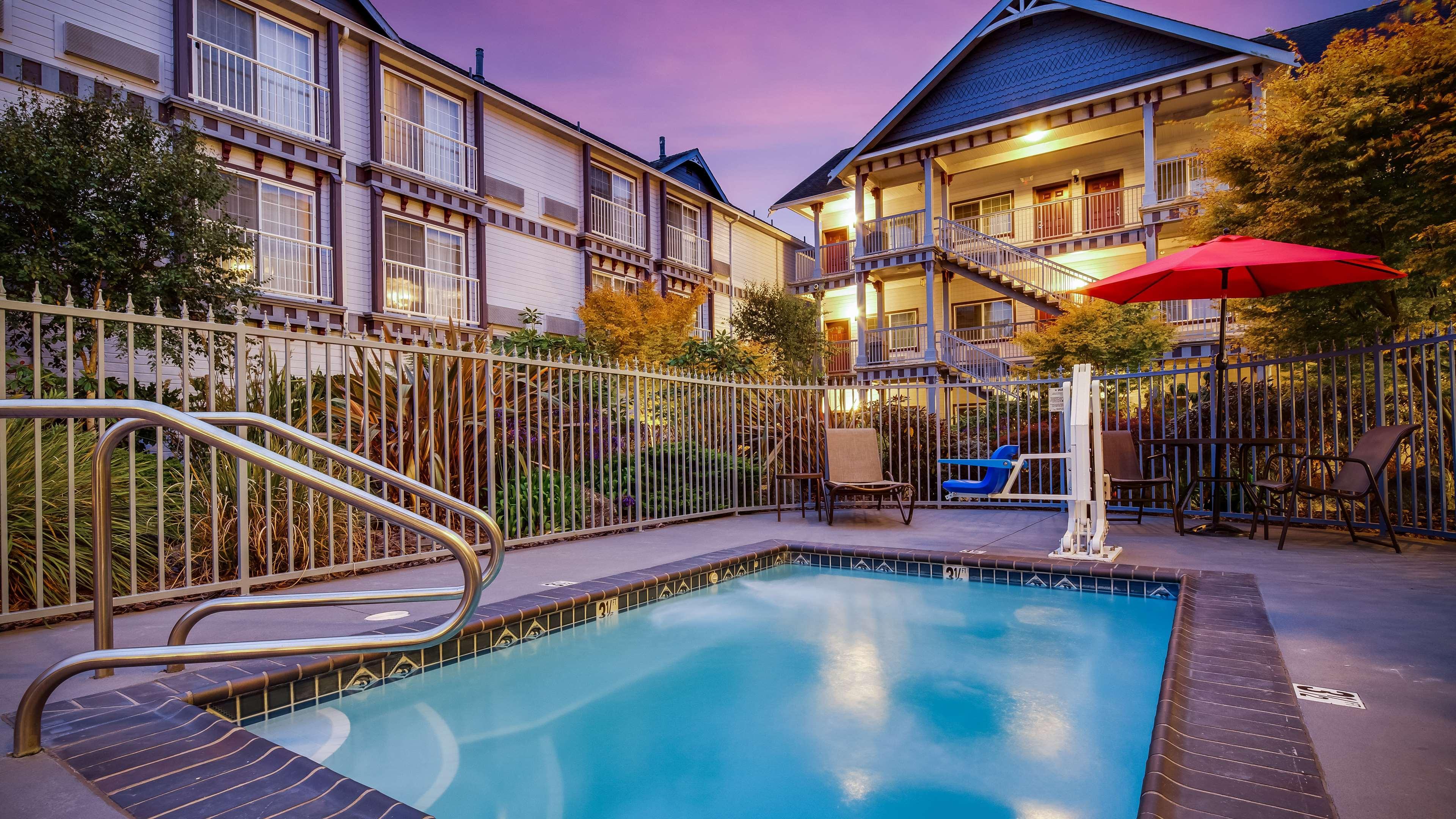 Best Western Plus Bayshore Inn Eureka Exterior foto